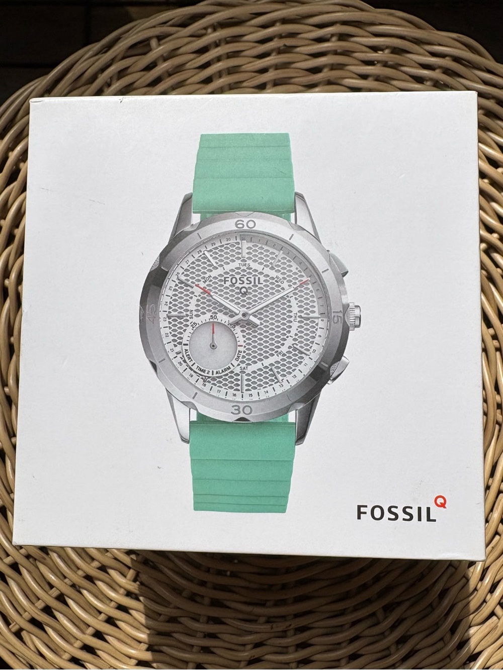 BNWT Fossil Mint Green Silicone Strap Silver-Tone Smartwatch